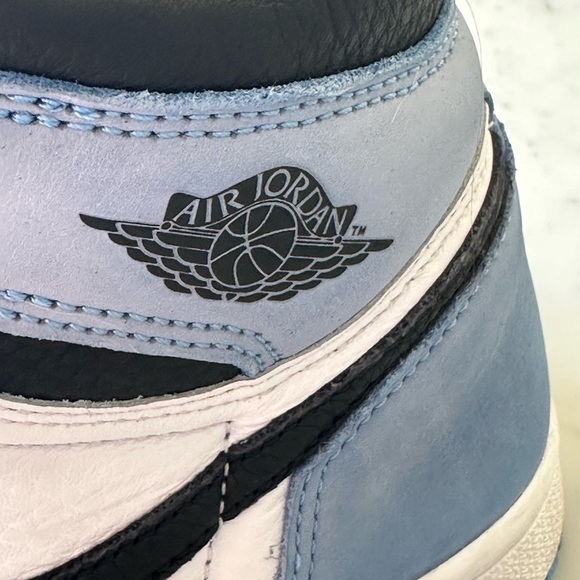 Authentic Air Jordan 1 Retro High OG ‘University Blue’ - Picture 2 of 8